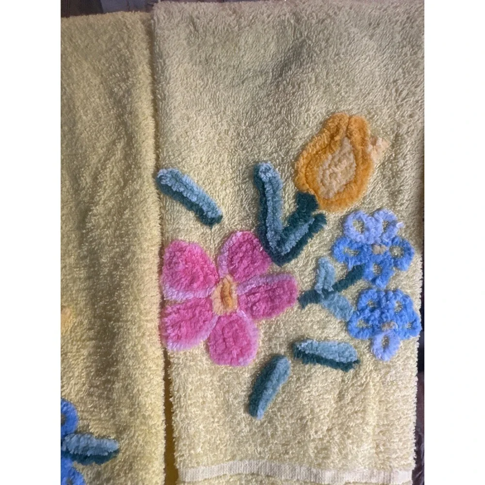 Cannon Yellow Embroidered‎ Floral Bath Towel Set Vintage Home Decor